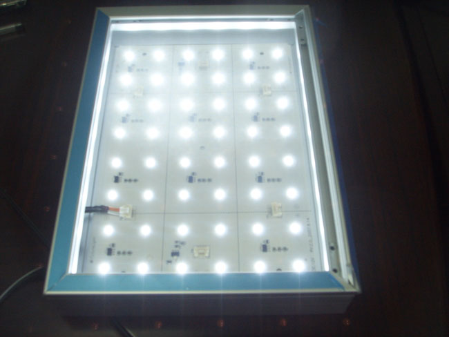 LEDパックライトパネル