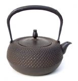 冰雹和手工艺工作室系统在南铁壶平铁钵薰山1.4L 11690[薰山工房 手工制南部铁壶 平铁鉢中霰 1.4L 11690]